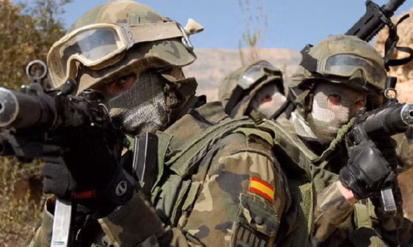 Khá ít tên tuổi nhưng năm nào cũng được nêu tên trong danh sách các lực lượng đặc nhiệm của thế giới đó là lực lượng SNWF của Tây Ban Nha. Dù mới chỉ được thành lập từ năm 2009, tuy nhiên lực lượng đặc nhiệm của Tây Ban Nha được cho là lực lượng chống cướp biển và giải cứu cướp biển giỏi nhất thế giới hiện nay. Nguồn ảnh: Wearethemighty.