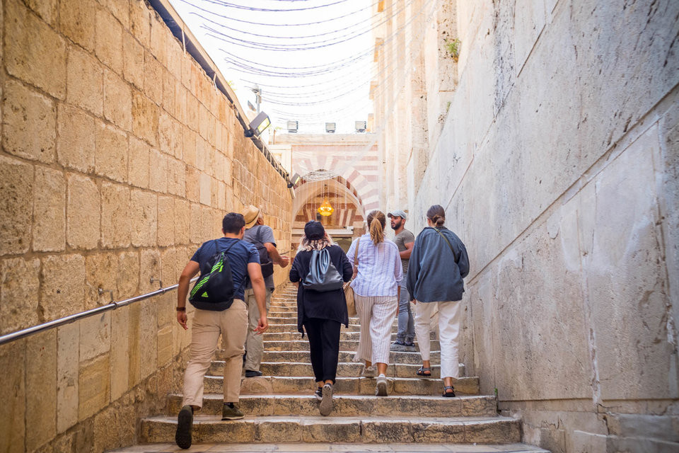 Mặc dù trải qua nhiều cuộc xung đột, bạo động nhưng Hebron vẫn được coi là một trong những thành phố du lịch đáng tới nhất ở Trung Đông do nó quá đẹp và có cực kỳ nhiều di tích cổ. Nguồn ảnh: BI.