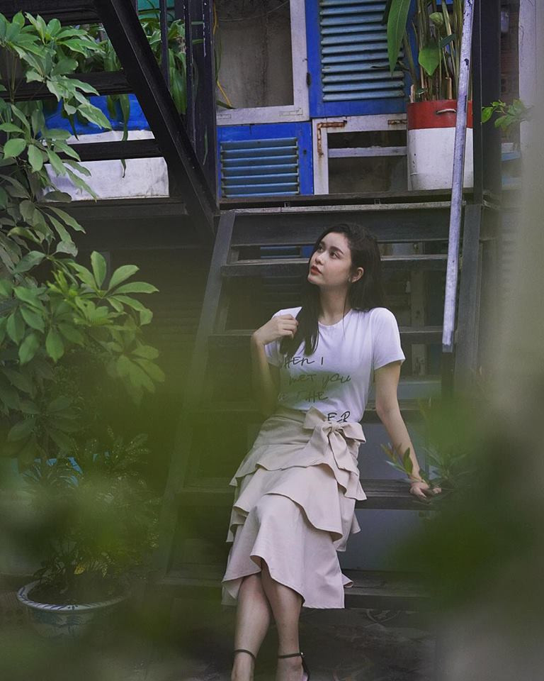 Chia sẻ hình ảnh này, Trương Quỳnh Anh viết: "Đừng lãng phí cuộc đời vào việc ghét bỏ người khác, hãy dành thời gian đó để yêu thương bản thân nhiều hơn. Khi bạn khoẻ, thế giới sẽ trở nên kì diệu".