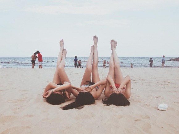 Nhan sắc xinh đẹp của ba chị em Thùy Linh, Phương Linh và Khánh Linh.