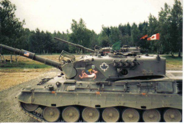 Việc 50 chiếc xe tăng Leopard 1C2 của Canada này bị cho "ra rìa" là do quân đội nước này đã có đủ số lượng xe tăng Leopard 2 trong biên chế. Ngay cả việc huấn luyện giờ đây cũng không cần tới Leopard 1C2. Nguồn ảnh: Jouin.
