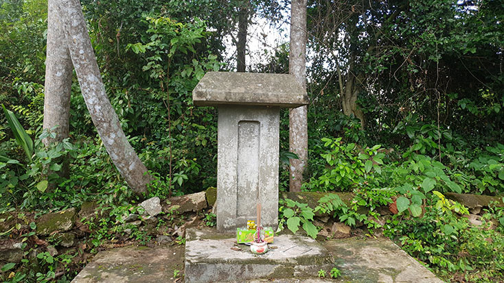 Tam bia da co ran day con chau cua vi quan thanh liem-Hinh-2