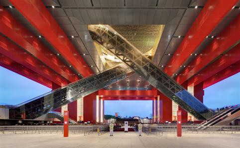 Được biết cũng là công trình đắt giá nhất tại Shanghai Expo với chi phí ước tính lên tới 220 triệu USD.