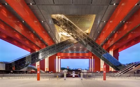 Được biết cũng là công trình đắt giá nhất tại Shanghai Expo với chi phí ước tính lên tới 220 triệu USD.