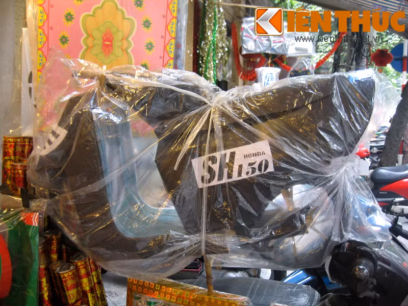 Nguoi Ha Noi nhon nhip sam do le cung ram thang 7-Hinh-2