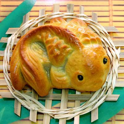 Bánh nướng, bánh dẻo hình cá cũng rất được trẻ nhỏ yêu thích vì tạo hình ngộ nghĩnh, bắt mắt.