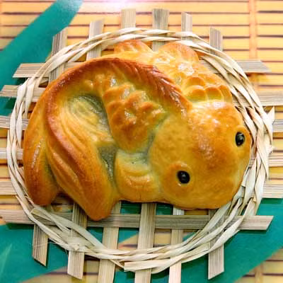 Bánh nướng, bánh dẻo hình cá cũng rất được trẻ nhỏ yêu thích vì tạo hình ngộ nghĩnh, bắt mắt.