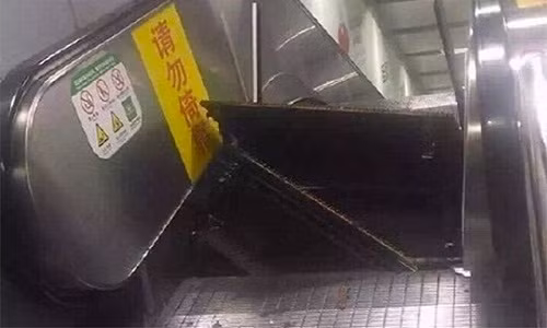 Thang cuon bat ngo bat tung, khach nhao nhao chay thoat than