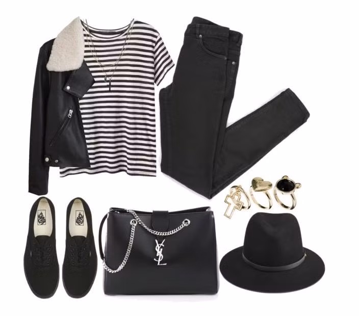 Bắt đầu từ ngày 26/8/2016 đến hết ngày 2/9/2015, thương hiệu Vans quyết định sẽ giảm giá 10% tất cả sản phẩm đang bán tại các cửa hàng Vans trên toàn quốc (Trừ các sản phẩm đã và đang giảm giá).