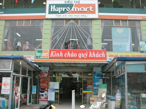 Từ ngày 29/8 - 02/09, tại hệ thống siêu thị Hapromart Ngô Xuân Quảng, Sài Đồng, Hà Huy Tập, khi mua các măt hàng thời trang, khách hàng sẽ được hưởng những chương trình khuyến mại giảm giá từ 5% - 15% giá trị hàng hoá.