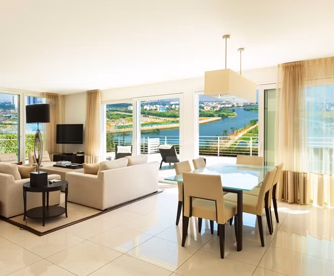 Nhà đẹp của hoa hậu Thu Thảo thiết kế hiện đại, tiện ích và tinh tế.