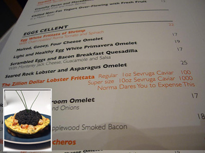 Món ăn này được giới thiệu năm 2004 nhanh chóng thu hút sự chú ý của thực khách. Tuy nhiên, khi nhìn vào mức giá, không ít thực khách ngã ngửa vì mức giá siêu đắt đỏ của trứng tráng. Ảnh bảng thực đơn nhà hàng với món trứng tráng.