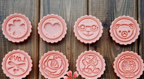 Nhiều hình ngộ nghĩnh nên dạng khuôn này rất thu hút người trẻ hoặc những bà nội trợ có con nhỏ.