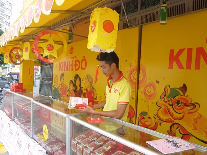 Banh trung thu via he moc len nhu nam chap lenh cam-Hinh-4