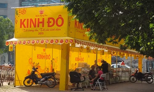 Banh trung thu via he moc len nhu nam chap lenh cam