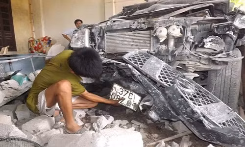 O to bay vot tren khong 50 met roi tong sap nha dan-Hinh-5