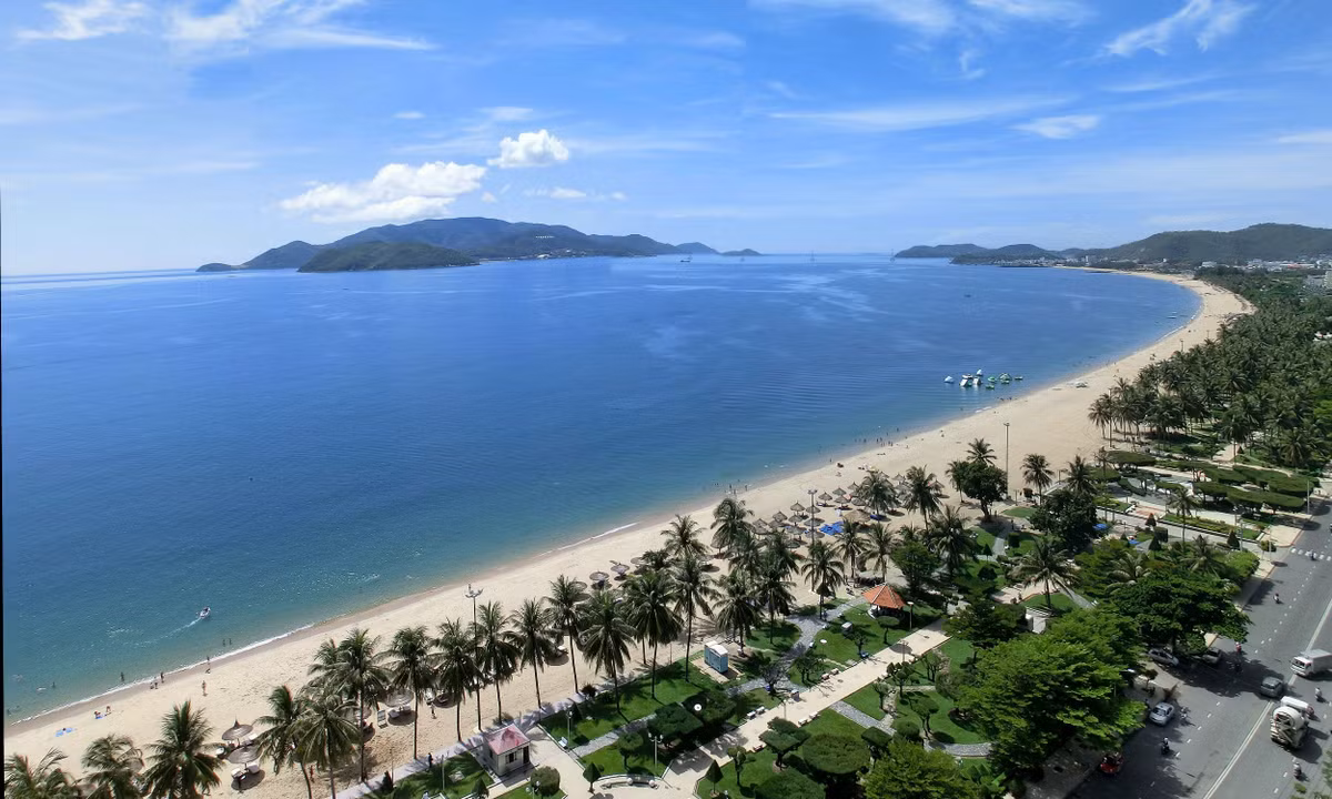 Vé máy bay đi Nha Trang, khi xuất phát từ TP HCM hãng VietJet Air khai thác chỉ từ 199.000 đồng.