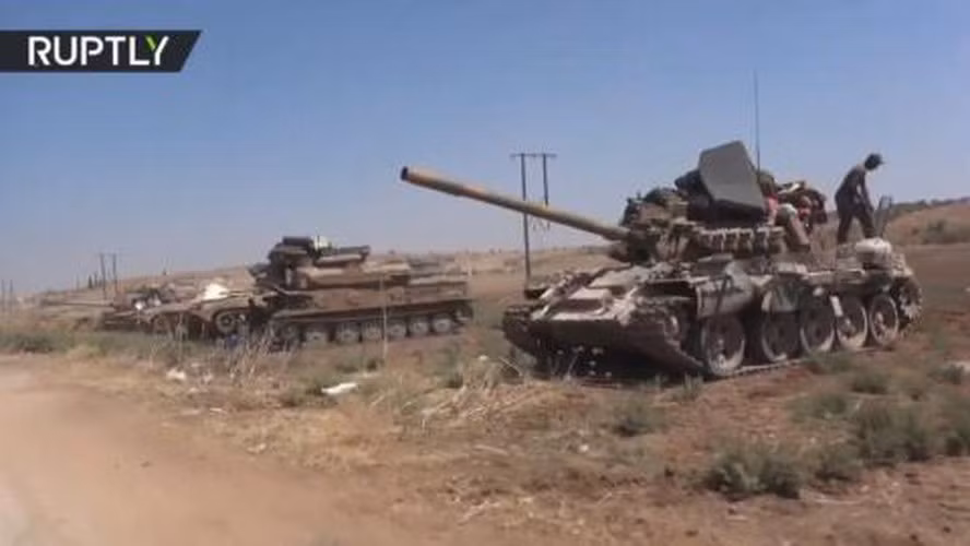 Bên cạnh đó, đêm 8/4 tại tỉnh Idlib, các phương tiện truyền thông xã hội được kiểm soát bởi các nhóm vũ trang bất đối lập cho biết đã có một cuộc đụng độ giữa các phiến binh và quân đội Syria.