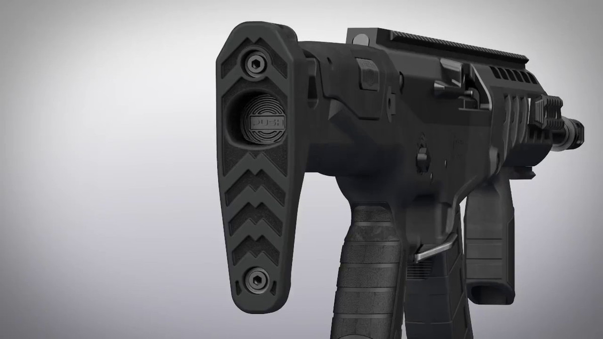 Cải tiến quan trọng của súng AK- Alfa, để cho người dùng thoái mái, đó là báng súng, vì mỗi người có kích thước cơ thể khác nhau; AK- Alfa không dùng báng súng cố định như ở khẩu AK-47 truyền thống, mà báng súng có thể kéo dài – ngắn, để xạ thủ có thể điều chỉnh sao cho thuận tiện với vai mình nhất.