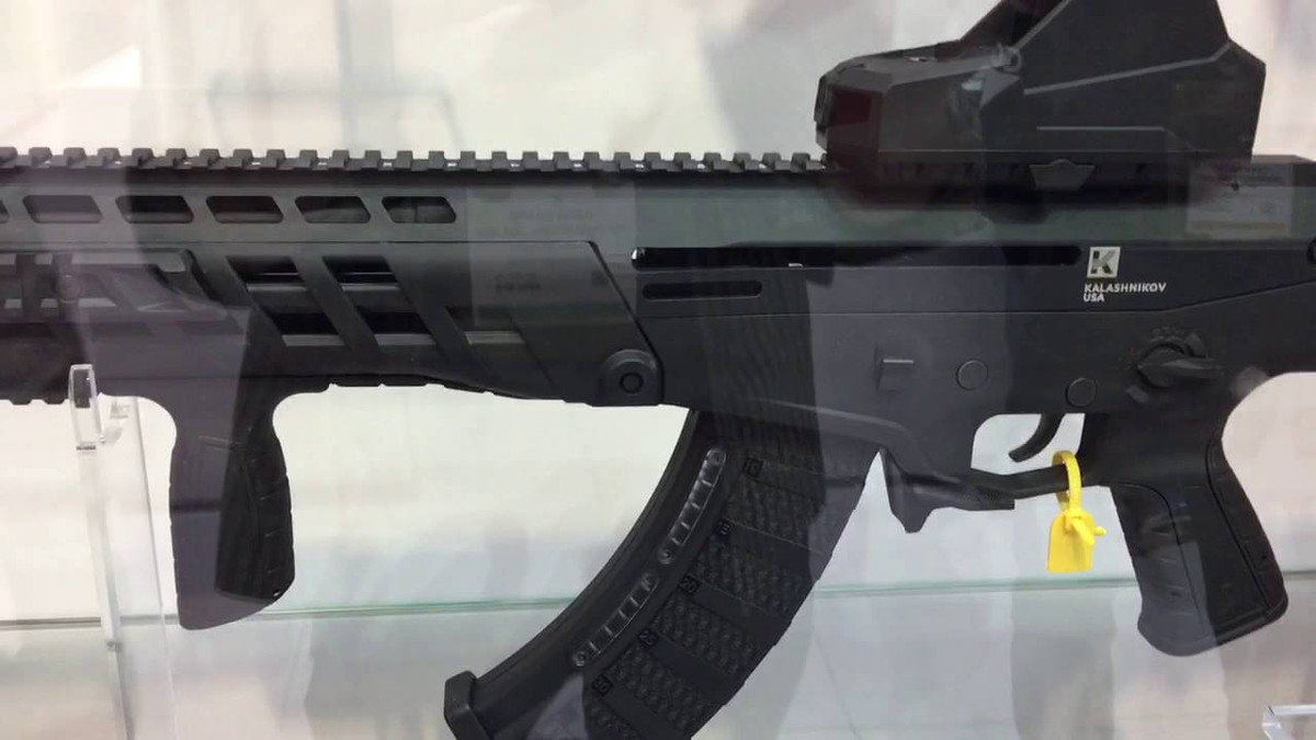 Phía trên khắp chiều dài ống trích khí và ốp nòng súng, cũng có một ray Picatinny dài, sẻ rãnh với 40 đường cắt ‒ số lượng lớn như vậy là quá đủ để lắp kính ngắm quang học, thiết bị chỉ thị laser, đầu ngắm và khe ngắm dự phòng.