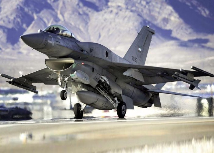 Theo nội dung thỏa thuận, Mỹ sẽ sản xuất lô 8 tiêm kích F-16 Block 70/72 bao gồm 6 chiếc 1 chỗ ngồi và 2 chiếc 2 chỗ ngồi cho Bulgaria để thay thế phi đội MiG-29 hiện có trong không quân nước này.