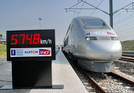 Chi phí vận hành và bảo dưỡng cho tàu siêu tốc này cực cao. Mỗi km đường sắt cao tốc ngốn tới khoảng 1 triệu Euro tiền bảo trì trong một năm. Ngoài ra khi xây dựng các tuyến đường sắt, người ta cũng buộc phải phá rừng hay xuyên núi hoặc di rời các khu dân cư, tất cả đẩy chi phí lên tới khoảng 1,7 – 2 tỉ Euro cho 100km đường sắt.