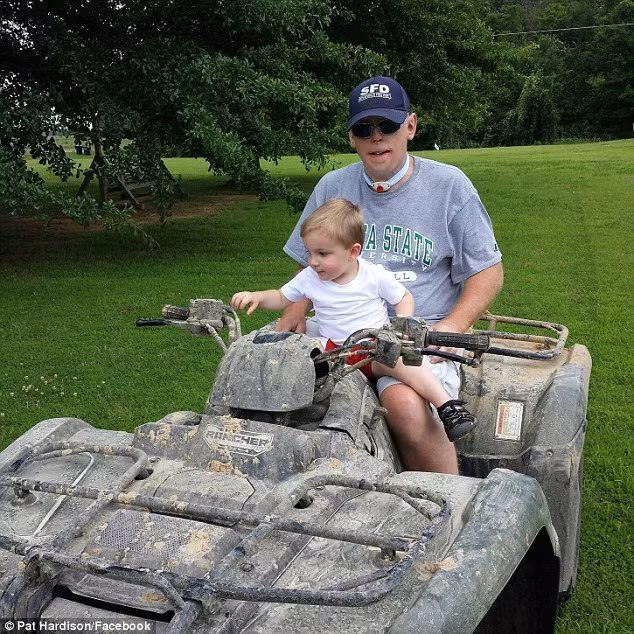 Tuy nhiên anh vẫn sẽ phải chịu những cơn đau đớn từ trán và má, những cơ đau như vậy là hoàn toàn bình thường với những bệnh nhân được phẫu thuật ghép mặt.