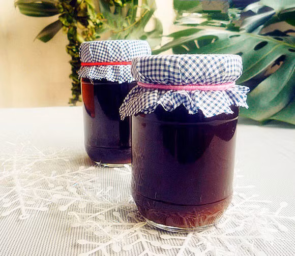 Cất trà vào bình thủy tinh đã đun tiệt trùng qua nồi nước sôi và đậy kín để ngăn mát tủ lạnh dùng dần.