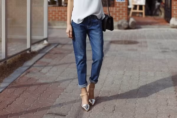 Chân khẳng khiu. Đôi chân khẳng khiu, gầy gò thường khiến bạn trông thật thiếu sức sống khi diện quần hay váy ngắn vào mùa hè. Nhưng tới mùa Thu/Đông, bạn sẽ không phải lo nhiều về điều này nữa.