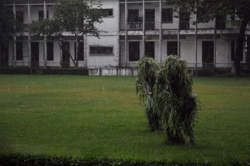 ...tổ chức bám địch, nắm địch, chuẩn bị chiến trường, tham mưu đắc lực cho Bộ Chỉ huy quân sự miền chỉ huy hàng trăm trận đánh quan trọng, trong đó có nhiều trận đánh mang tính quyết định chiến lược, góp phần không nhỏ vào thắng lợi của cuộc tổng tiến công và nổi dậy mùa Xuân năm 1975, giải phóng hoàn toàn miền nam. Với những thành tích chiến đấu đó, nhiều cá nhân, đơn vị trong tiểu đoàn vinh dự nhận nhiều phần thưởng cao quý của Nhà nước.