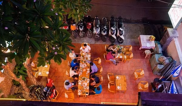 ại đây có nhiều món ăn độc đáo, đậm chất riêng nhưng giá cả lại rất bình dân