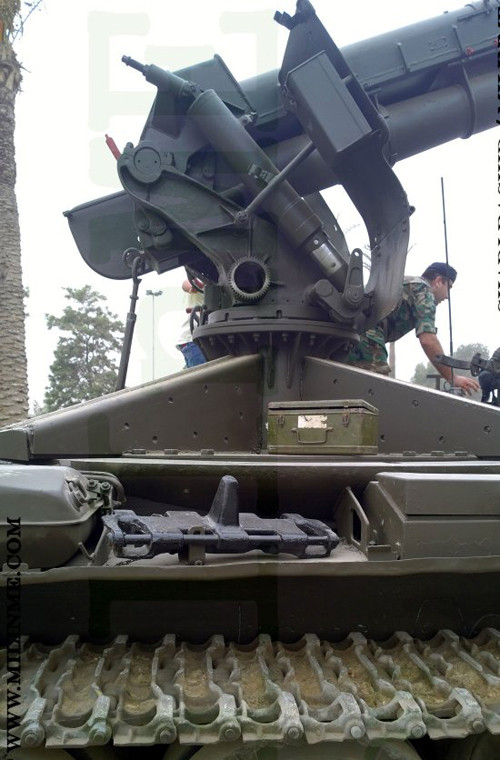 Tiran D30 122mm đạt tầm bắn 15-16km, tốc độ bắn duy trì 5-6 phát/phút.