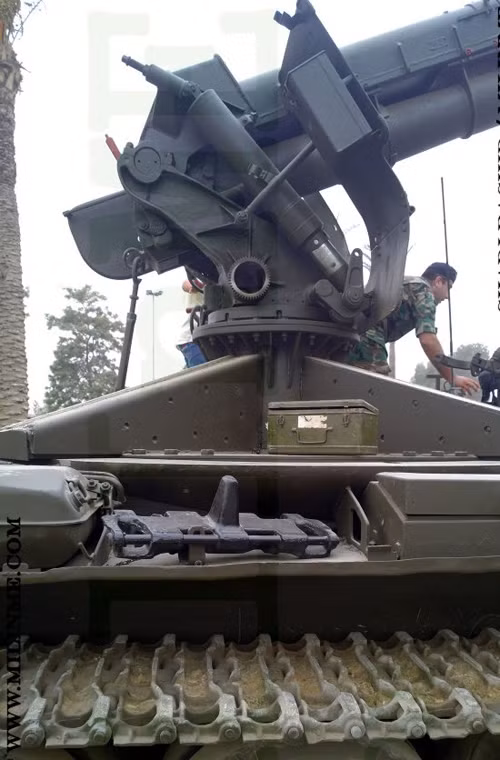 Tiran D30 122mm đạt tầm bắn 15-16km, tốc độ bắn duy trì 5-6 phát/phút.