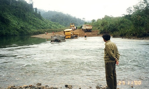 Chuyen chua ke ve con duong xuyen day Truong Son