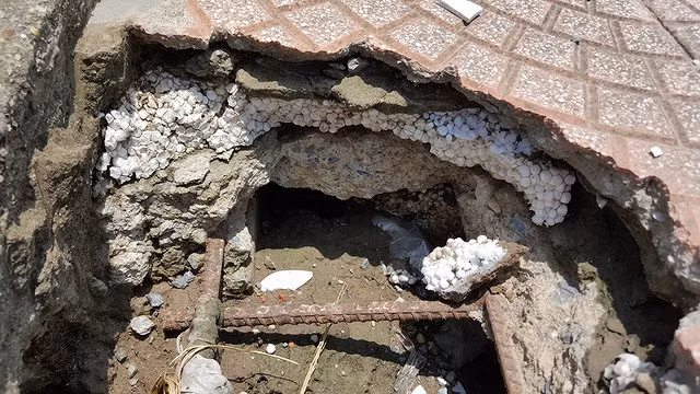 Sợ "vỡ mật" với cây cầu làm bằng... xốp và cát So