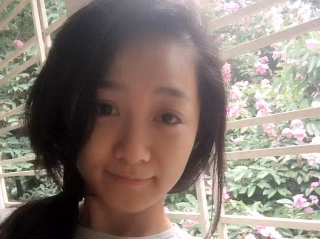 Không phấn son, không có sự hỗ trợ của "phù thủy" photoshop nhưng với hình ảnh này, thật khó tin Thu Hà sinh năm 1988.