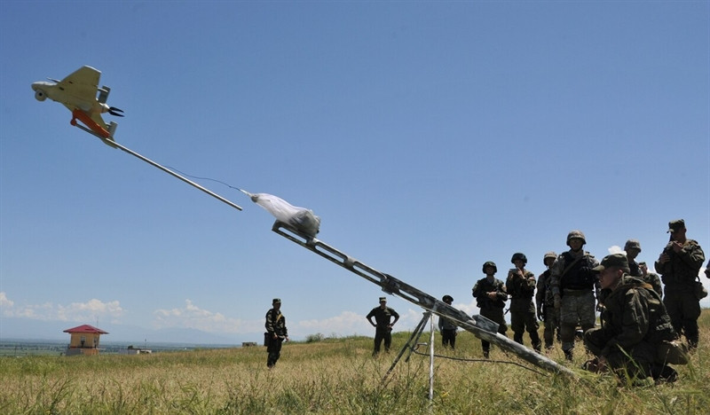 Ngoài ra, Nga cũng đang theo dõi sát mọi đường đi nước bước của phiến quân vì họ đã từ chối rút khỏi cao tốc M-4 và các khu vực xung quanh theo Thỏa thuận Moscow đạt được hôm 5/3 giữa Nga và Thổ Nhĩ Kỳ.