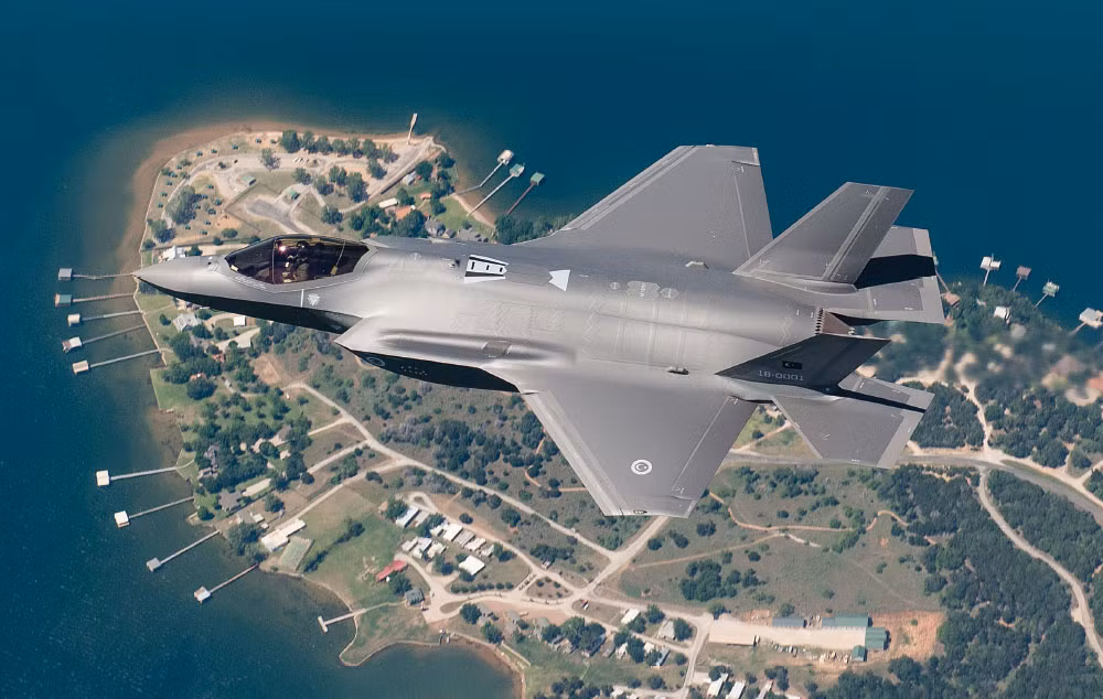 Thổ Nhĩ Kỳ đã lên kế hoạch mua 100 chiếc F-35A trong suốt chương trình, nhưng đã bị loại khỏi chương trình vào tháng 7 năm ngoái sau khi mua hệ thống phòng không S-400 từ Nga dù có nhiều cảnh báo từ các quan chức Mỹ.