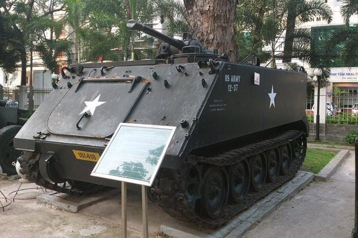 Tờ báo Nga bình luận rằng điều thú vị nhất là một lượng phương tiện tác chiến nhất định M132A1 Zippo vẫn có thể được nhìn thấy tại các căn cứ và bảo tàng của Việt Nam cho đến gần đây.