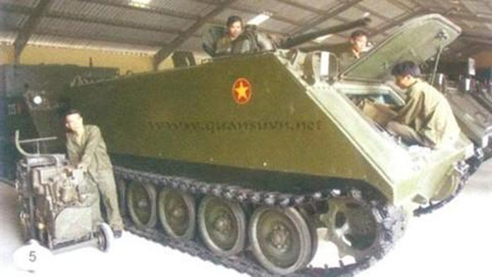 Hiện nay trong các lực lượng vũ trang trên thế giới, xe bọc thép hoặc xe tăng trang bị súng phun lửa không còn được sử dụng, chỉ có quân đội Triều Tiên mới duy trì súng phun lửa di động đặt trên xe bọc thép chở quân.