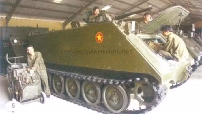 Hiện nay trong các lực lượng vũ trang trên thế giới, xe bọc thép hoặc xe tăng trang bị súng phun lửa không còn được sử dụng, chỉ có quân đội Triều Tiên mới duy trì súng phun lửa di động đặt trên xe bọc thép chở quân.