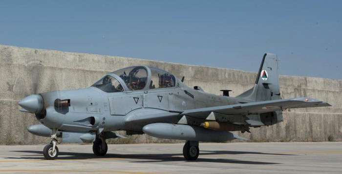 Cường kích A29 Super Tucano có thể hoạt động ở nhiệt độ cao và địa hình phức tạp, máy bay có kích thước khá nhỏ gọn với chiều dài 11,38 m; sải cánh 11,14 m; trọng lượng cất cánh tối đa 5.400 kg.