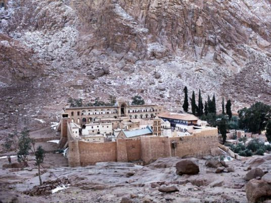 Tu viện Saint Catherine được bao quanh bởi bức tường khổng lồ, vô cùng kiên cố.