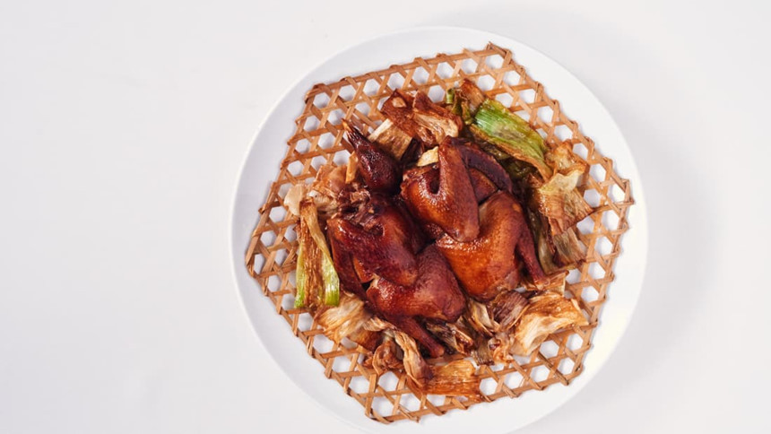 Phong trào ẩm thực Quảng Đông đương đại bắt đầu với Lau Kin Wai (tác giả, nhà sử học ẩm thực kiêm chủ của Kin's Kitchen - một nhà hàng ở Hong Kong được thưởng ngôi sao Michelin).