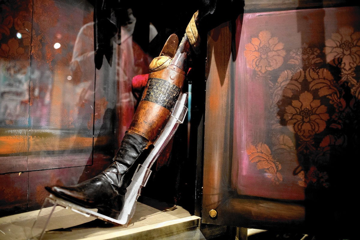 Tướng Santa Anna của Mexico từng tổ chức một tang lễ mang tầm cỡ quốc gia để vinh danh chiếc chân cụt của ông.