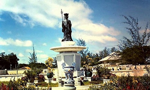 Tượng "ông đen" Địa Tạng tại nghĩa trang Đô Thành (ảnh tư liệu)