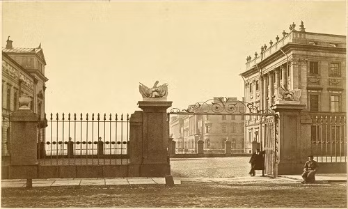 Những tòa nhà tráng lệ, cổ kính ở thành phố St Petersburg.