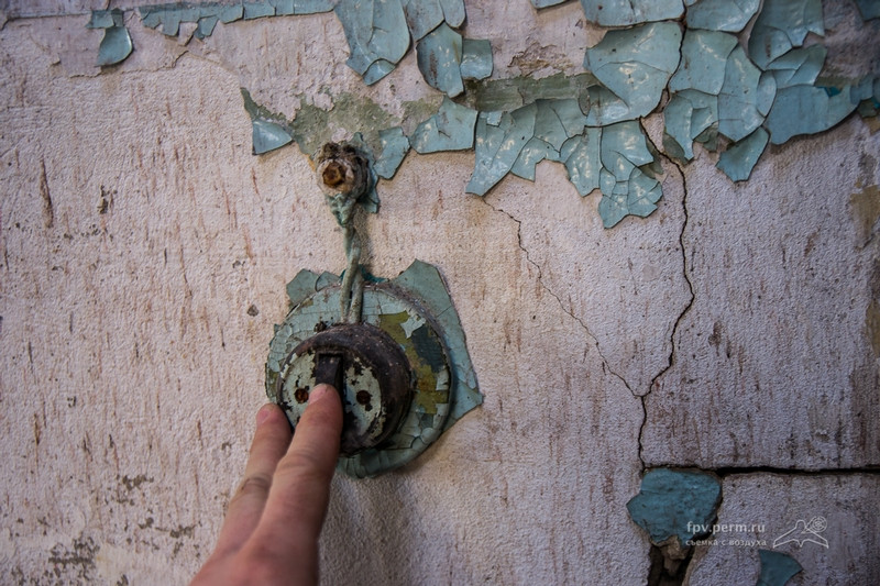 Một số người thích phiêu lưu, mạo hiểm đã ghé thăm "thành phố ma" Verhnaia Gubakha.