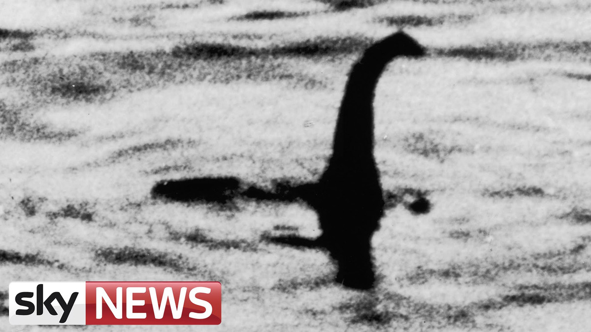 Những báo cái đầu tiên về quái vật hồ Loch Ness được ghi nhận vào năm 565 sau Công nguyên. Khi ấy, một nhà truyền giáo người Ireland đã nhìn thấy sinh vật bí ẩn này xuất hiện trong hồ.