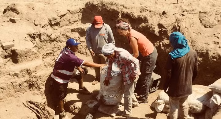 Theo nhóm nghiên cứu, khu vực chôn cất này có thể từng là một ngôi đền nước và được dùng chữa bệnh vào cuối thế kỷ 15 dưới thời trị vì của đế chế Inca. Tuy nhiên, trước khi người Inca đến đây, nơi đây gồm có các phòng tang lễ và nhiều xác ướp.